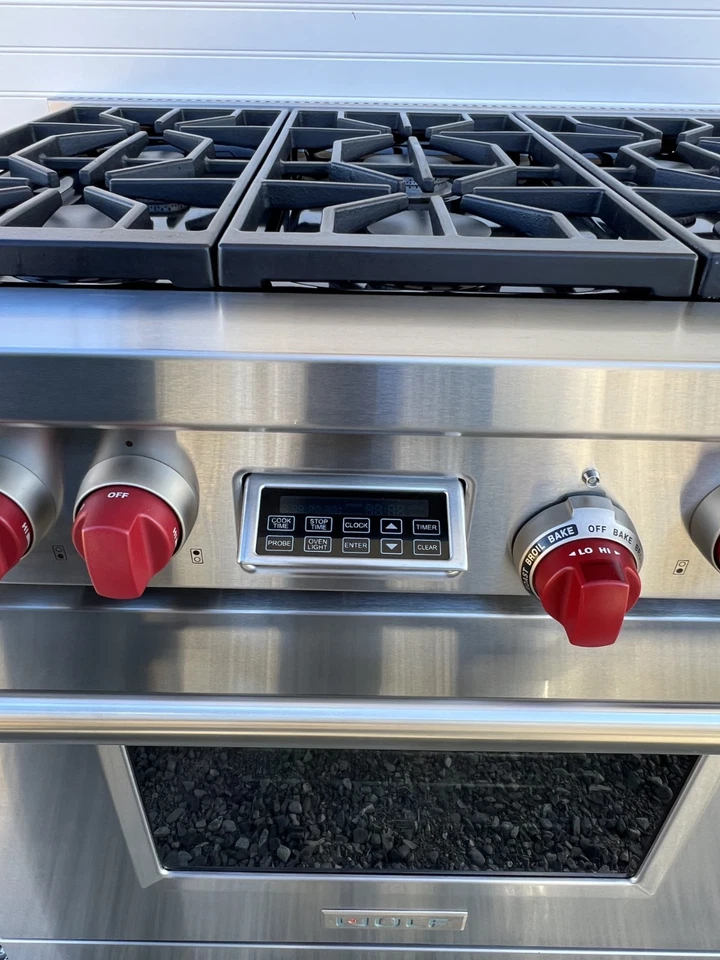 Used 36” Wolf Dual Fuel LP Range Stove DF366 (Liquid Propane).    *FREE SHIPPING - Image 2 of 4