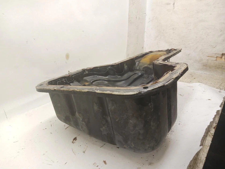 '98-'08 TOYOTA COROLLA Oil Pan OEM 6 Month Warranty! - Image 2 of 4