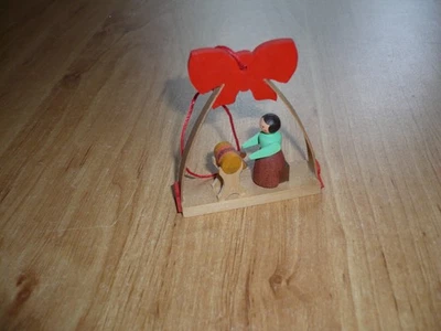 Miniatur Klöpplerin als Anhänger gearbeitet Graupner Erzgebirge Klöppeln TOP - Bild 1 von 4
