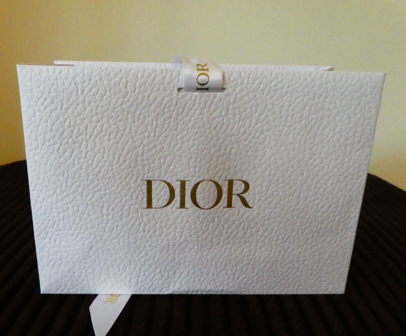 Neuf ⭐️ DIOR ⭐️ Petit sac cadeau en carton blanc (parfum, maquillage, accessoire)