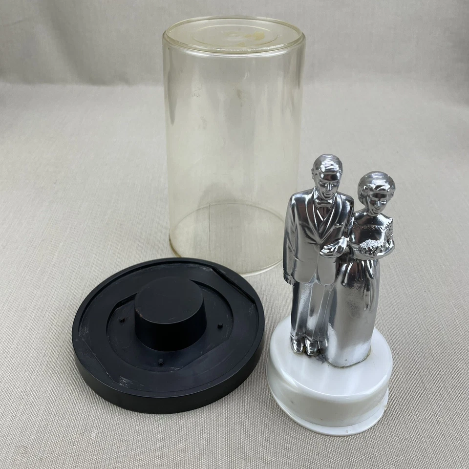 Skaggs Alpha Beta Vintage Boda Pastel Topper Tono Plateado Plástico Novia y Novio Foto 3 de 4