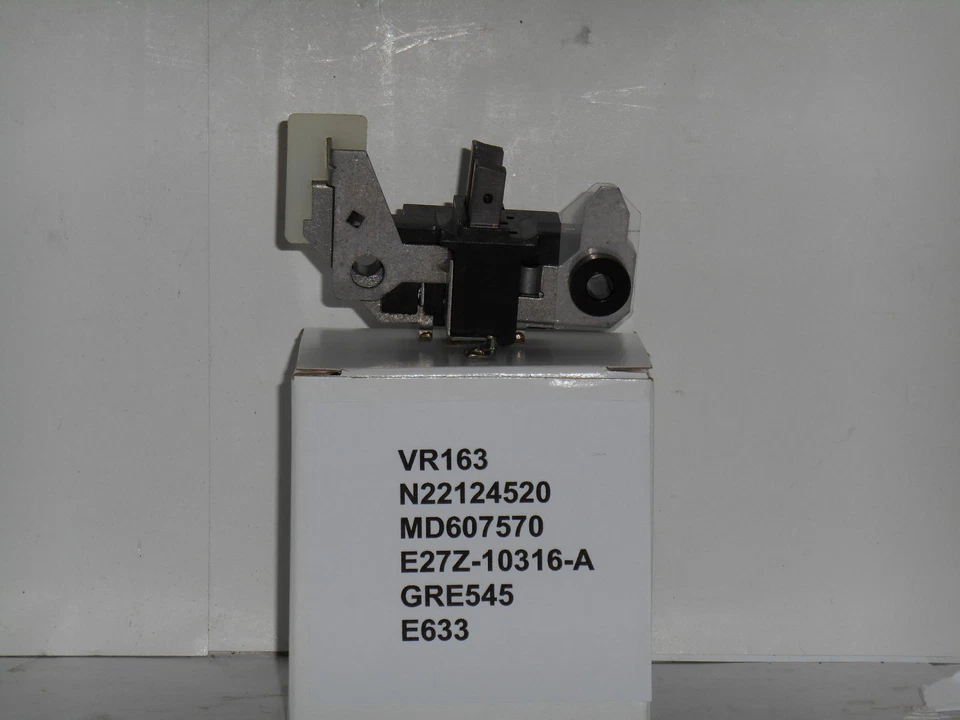 Regulador de voltaje estándar VR163 Foto 2 de 4