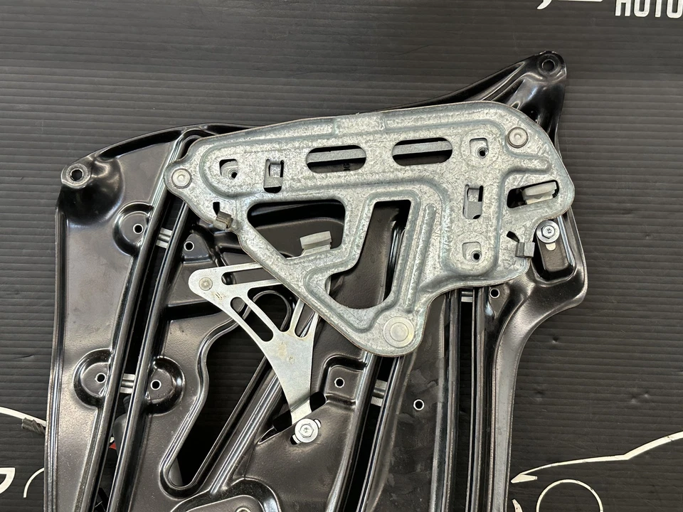 06-09 MERCEDES CLK350 CONVERTIBLE DRIVER LEFT QUARTER GLASS WINDOW REGULATOR - Image 2 of 4