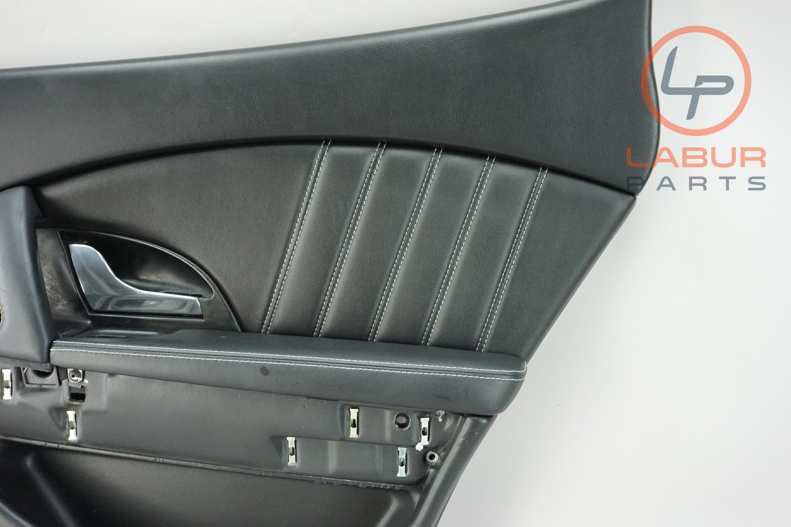 M139 03-13 Maserati Quattroporte Rear Right Passenger Side Door Panel Black D492