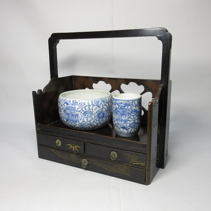 G1561 Japanese old lacquer ware TABAKOBON tray w/good MAKIE & IMARI