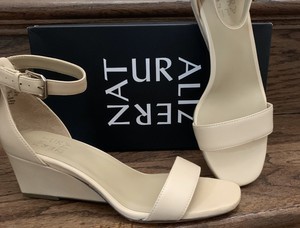 zenia wedge sandal naturalizer