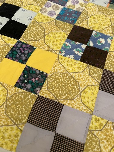Blocchi trapunta vintage fatti a mano patchwork 87” x 68” giallo marrone blu LEGGI - Foto 2 di 9
