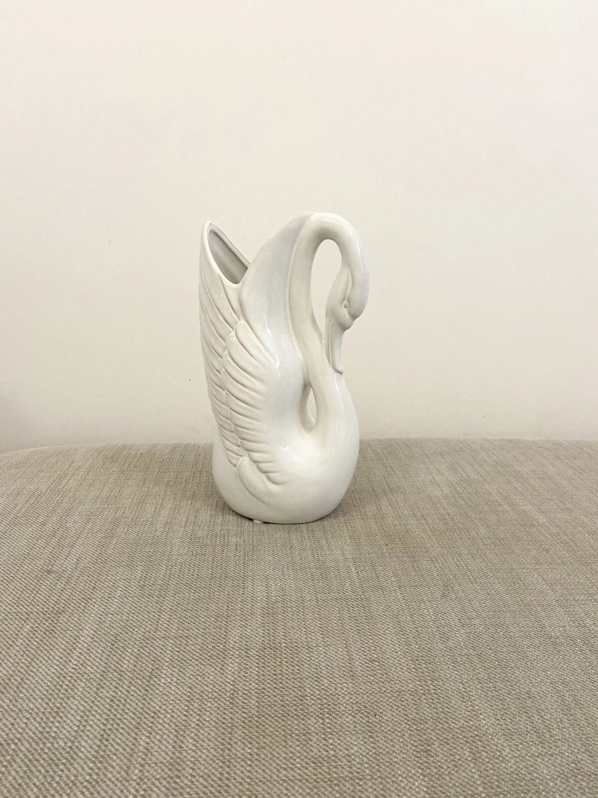 Next Swan Ceramic Flower Vase/Office Home Dinning Ornament Flower Floral Vase
Opens in a new window 