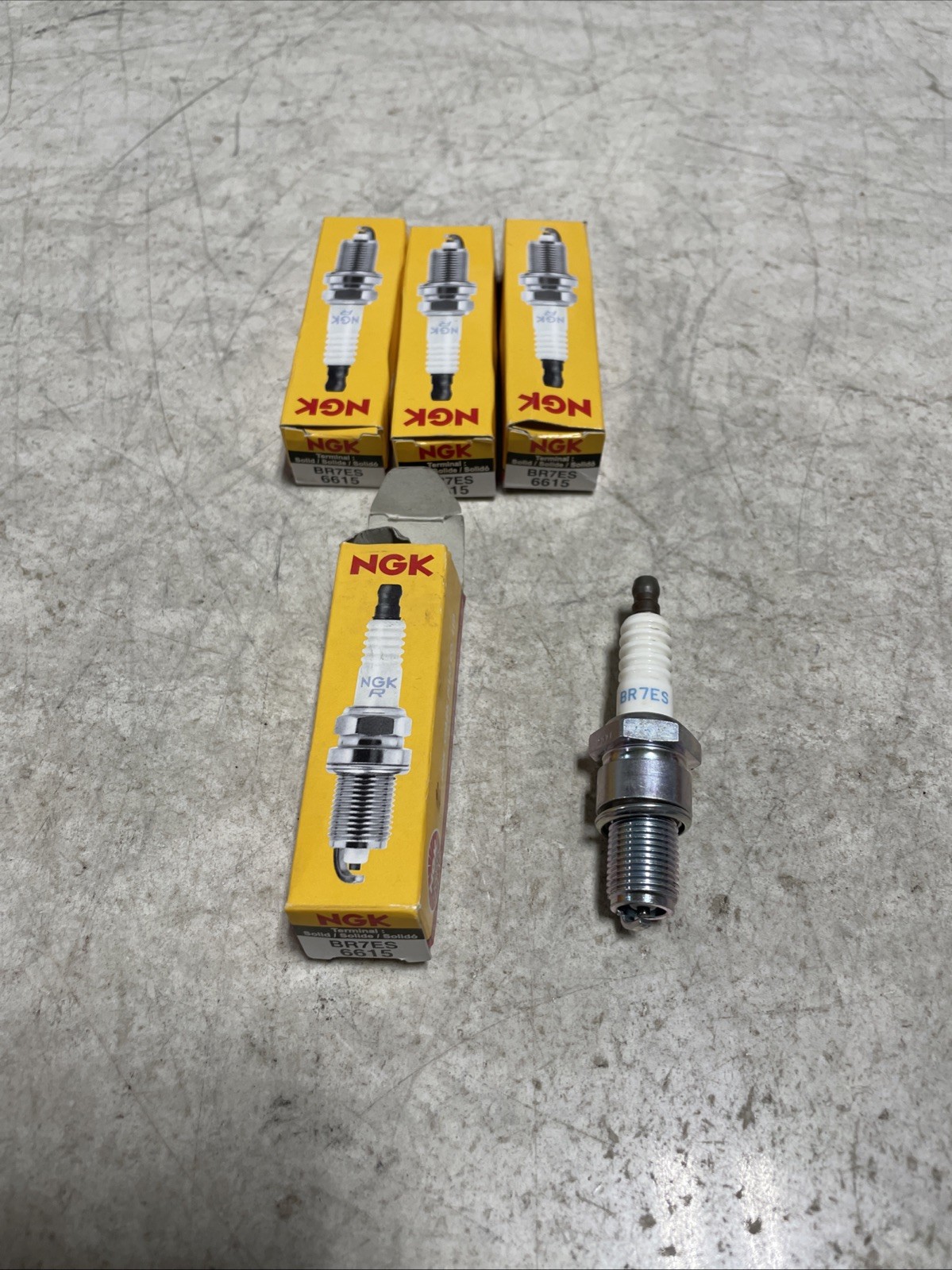 NGK BR7ES SOLID 6615 Standard Spark Plug, 4 Pack