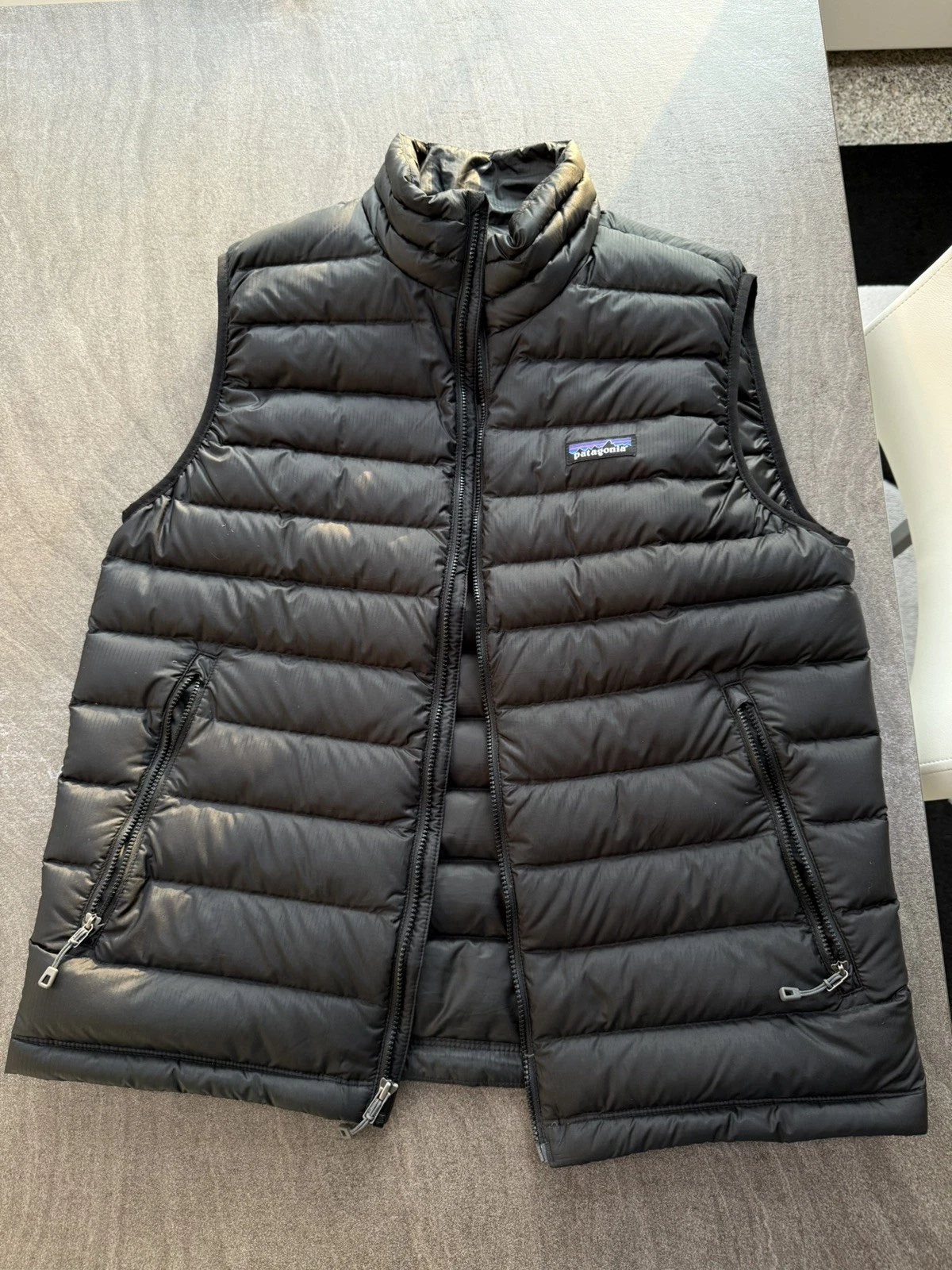 Patagonia Down Sweater Vest Mens Medium Goose Down Fill Puffer Full Zip Black