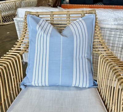 NEW Serena & Lily Perennials Lake Stripe Pillow Cover (22  SQ)-Coastal/Sky Blue