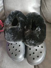 Crocs Unisex Furever Crush Lined Clog Black Womens size 6 Mens size 4 NWT