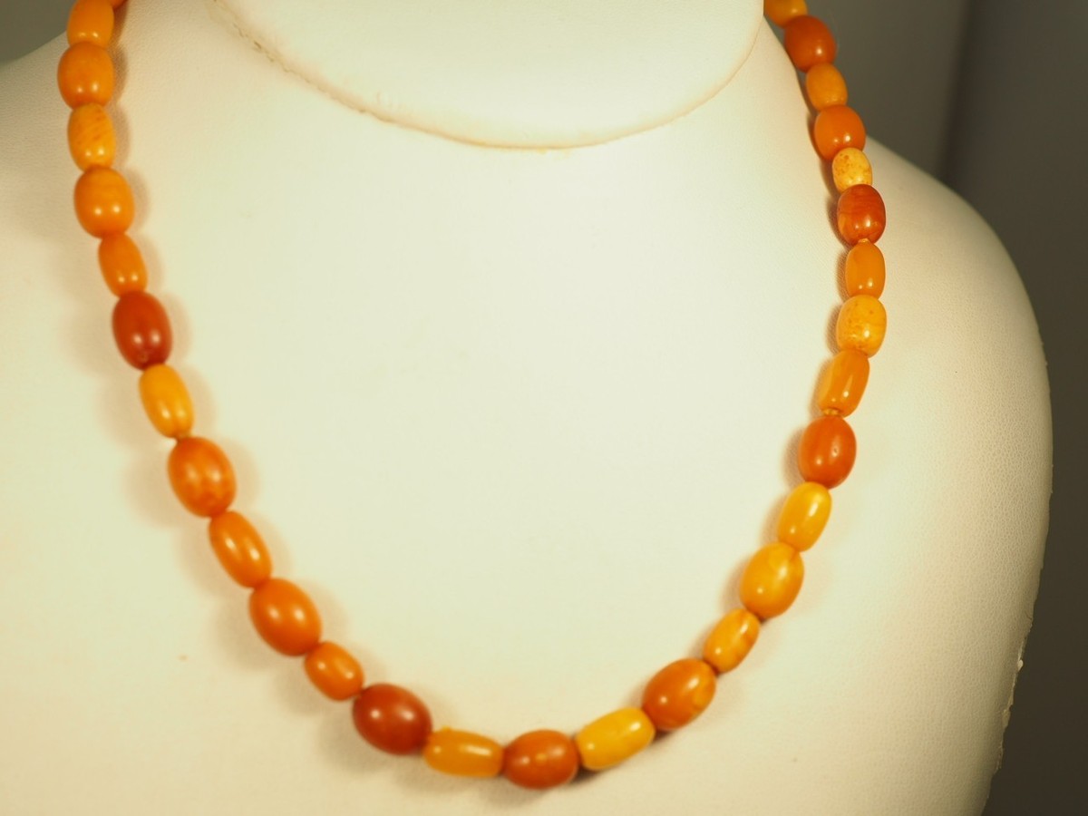 Collier Ancien En Ambre Fait Main - Longueur 80 Cm, Poids 35,8 G, Pièce Unique Vintage