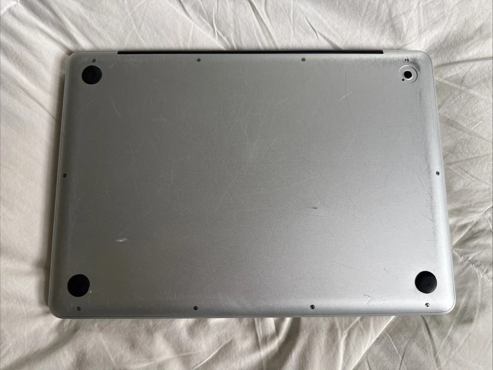 Apple MacBook Pro Retina Display Laptop - Image 3 of 4