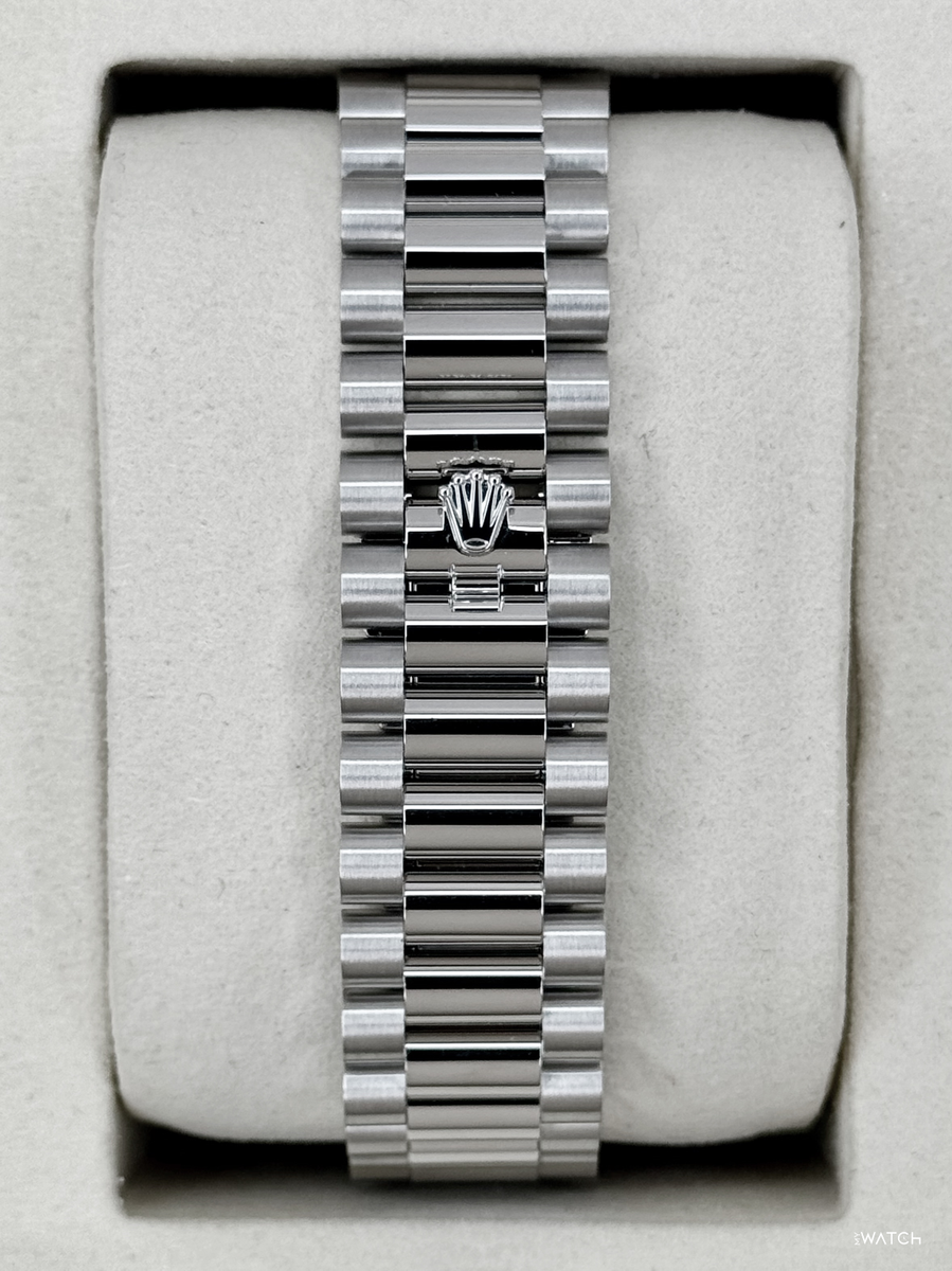 NEW 2026 Rolex Day-Date 40mm 228236 Platinum Ice-Blue Roman Dial