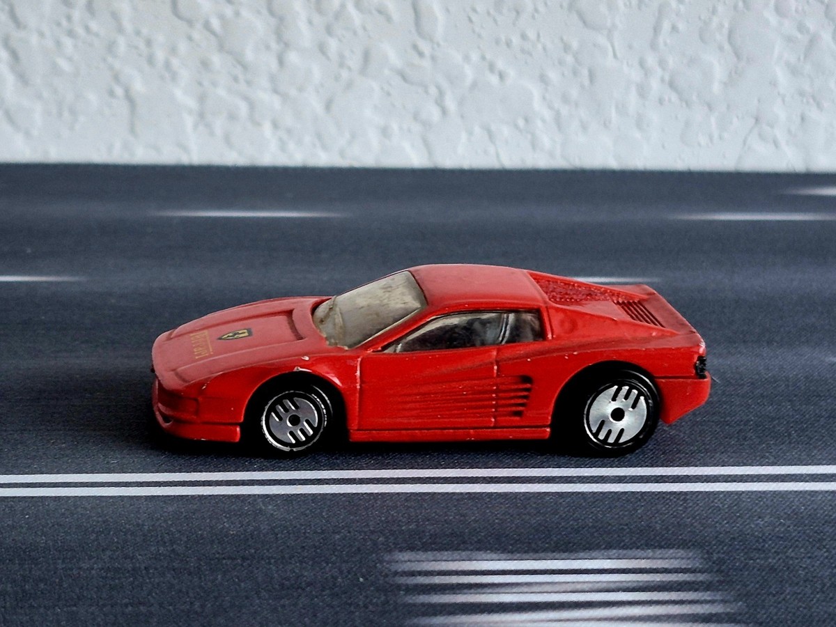 1986 Mattel Hot Wheels Ferrari Testarossa, Red Malaysia Metal Base