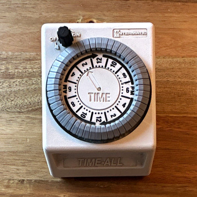 Vintage Intermatic Time-All SB811 24 Hour Mechanical Plug-In Timer 15 Amp