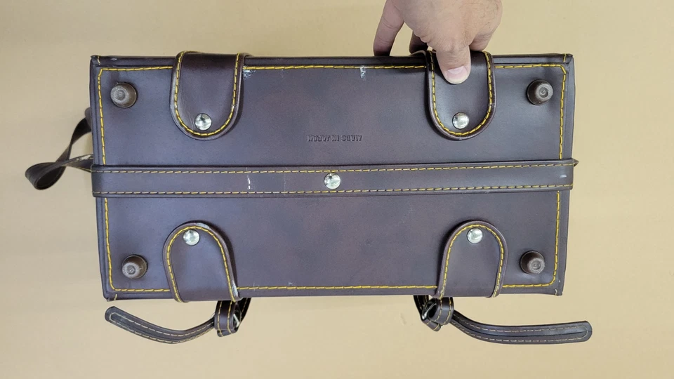 Estuche rígido de cuero marrón vintage para cámara con muchas lentes y accesorios. Japón Foto 4 de 4