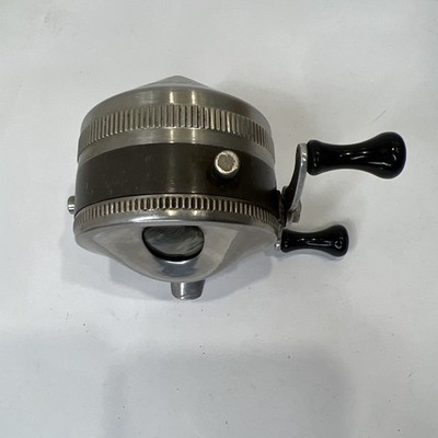 Vintage Zebco Model 11 Marbled Thumb Ball Spincasting Fishing Reel