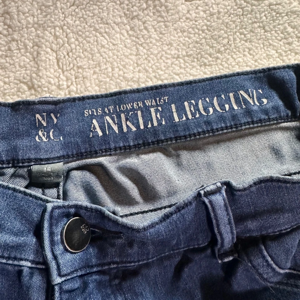 NY&C Leggings al Tobillo para Mujer Talla 14 Azul Denim Lavado Oscuro Cremallera Pantalones Informales Foto 3 de 4