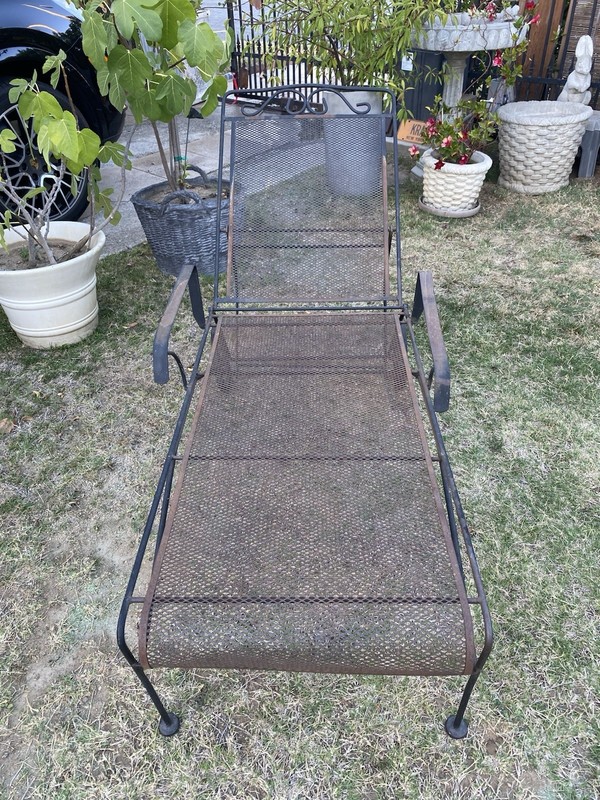 PATIO CHAISE LOUNGE CHAIR VINTAGE WROUGHT IRON ! WEATHERED PATINA