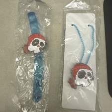 2 Kids Halloween Skeleton Pirate Necklaces Light-Up Plastic Party Favor