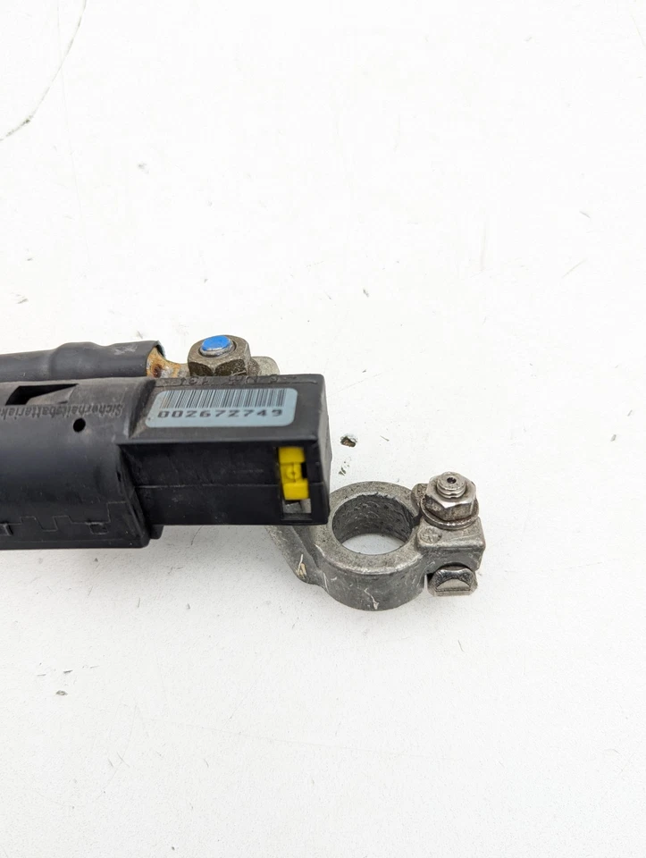 2002-2005 BMW 330xi 330i 325i 325xi E46 Battery Positive Battery Wire Terminal - Image 3 of 4