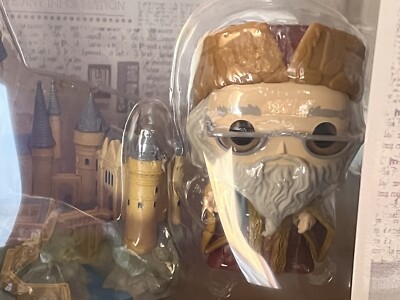 Funko Pop! Town: Harry Potter - Albus Dumbledore with Hogwarts #27