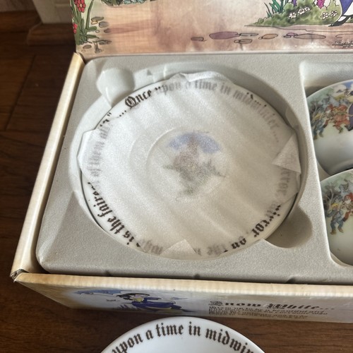 Paul Cardew Snow White Porcelain Tea Cups and Saucers (Set of 2) NIB - Picture 4 of 5
