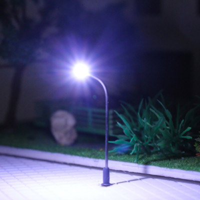 10 Stk. Spur Z 1:200 Peitschenlampen LED 42mm Straßenlampen flexible Höhe NEU