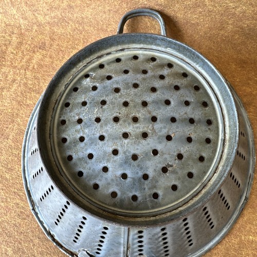 Vintage Primitive COLANDER Granite Ware Enameled Mottled GRAY w/Handles EARLY - Picture 8 of 24