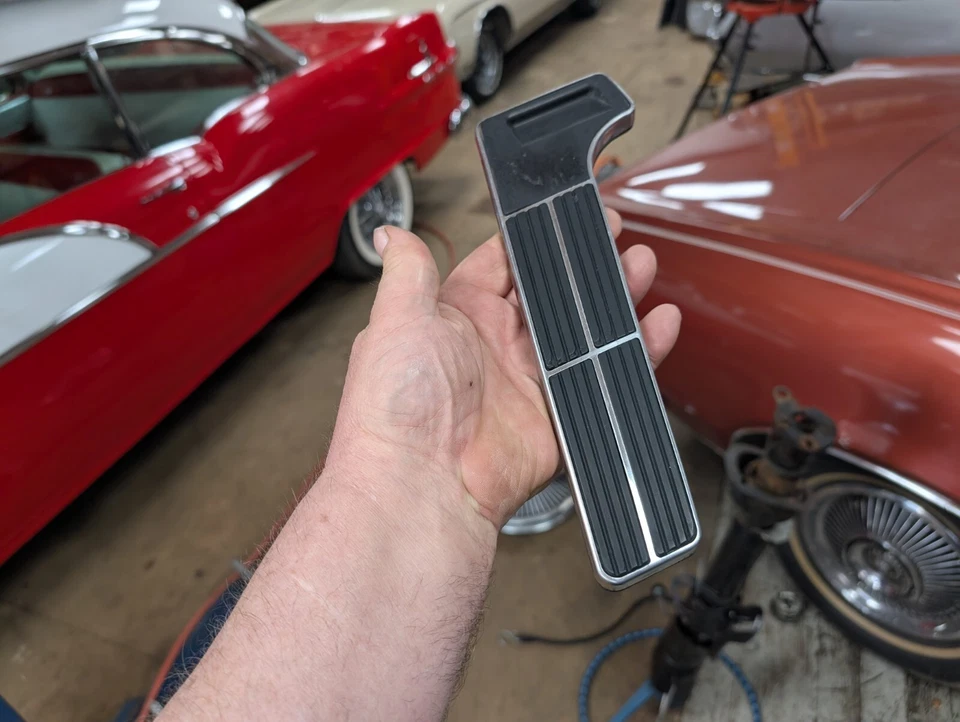 Bonito Oldsmobile Jetstar 1964 1 pedal de gasolina Olds 98 Starfire 88 acelerador 1963 Foto 2 de 4