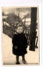 18793 - Photo Postcard Little Girl * Winter 1940s