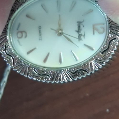 Vintage Vanity Fair Silver Cameo Locket Watch Necklace - Picture 5 of 5