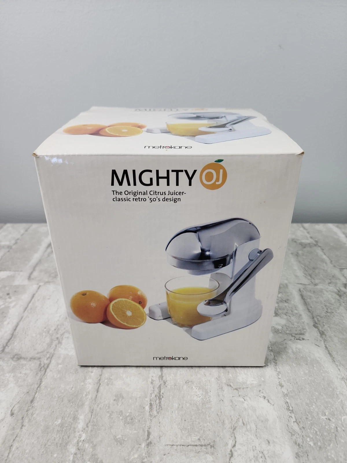 Metrokane Mighty OJ the Original Citrus Juicer Classic Retro 1950's Design