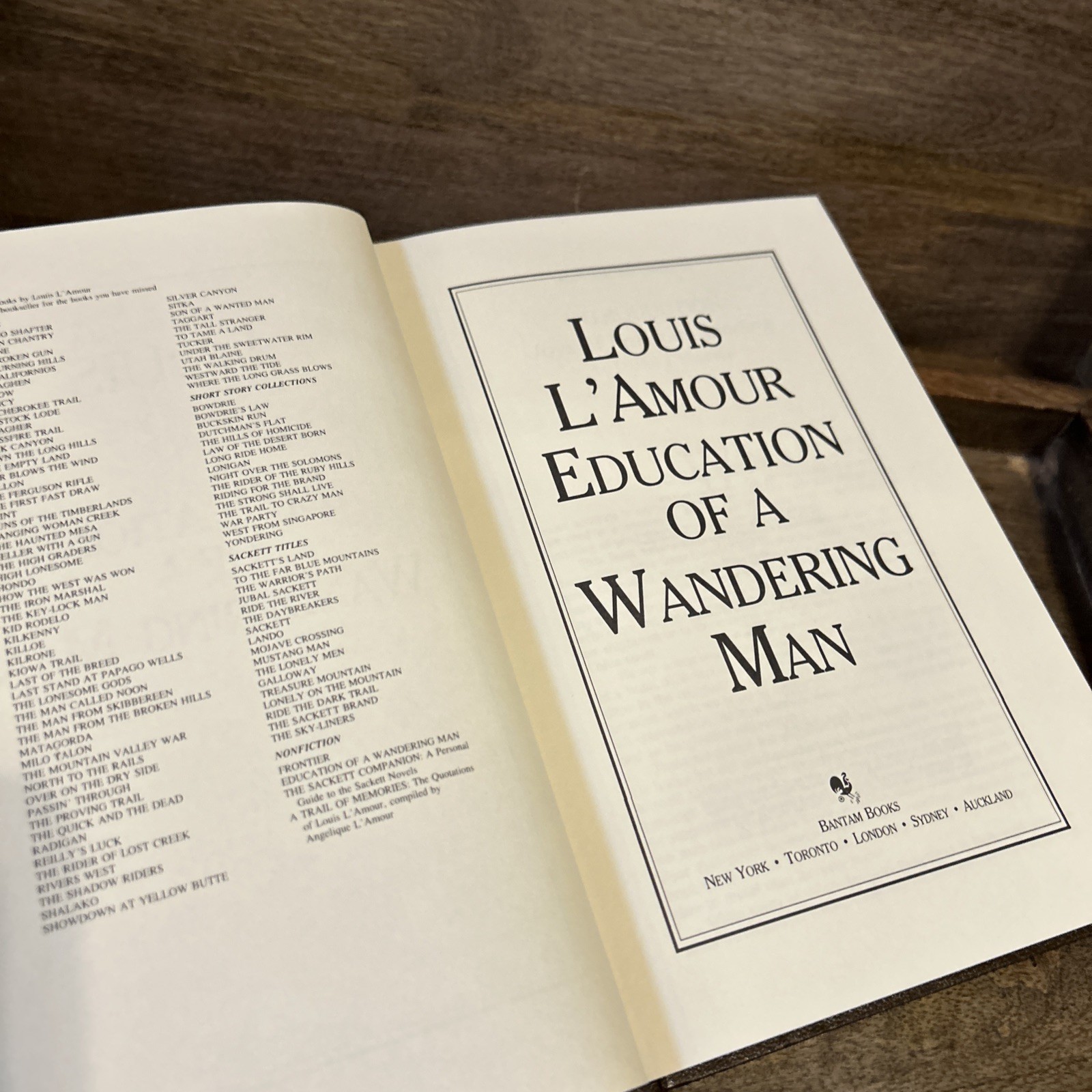 A Trail Of Memories, Education Of A Wondering Man NF Louis L’Amour Leatherette