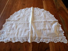 Taie d'oreiller ancienne demi lune ou housse de coussin brodée