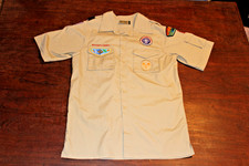 Boy Scouts of America BSA Men's Shirt Tan Small Sewn Patches Outdoor Activity