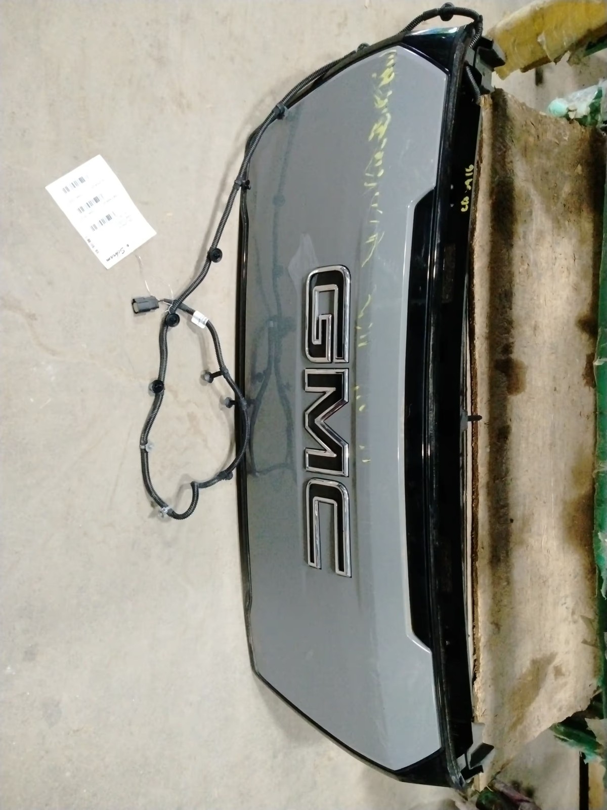 GMC Sierra Denali EV 2025 Grille 3145192 * 3128407