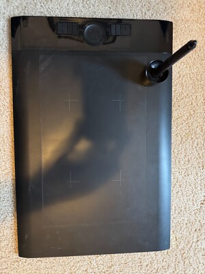 Wacom Intuos 4 Large - PTK840 - With Stylus Pen and Holder. Missing USB cable