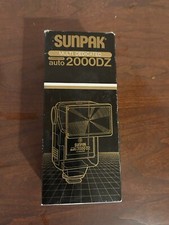 SUNPAK 2000 DZ THYRISTOR AUTO FLASH complete with box and manual