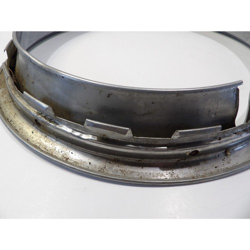 Vintage beauty trim ring, wheel center trim cap, 15 in diameter, 1 piece - Picture 10 of 11