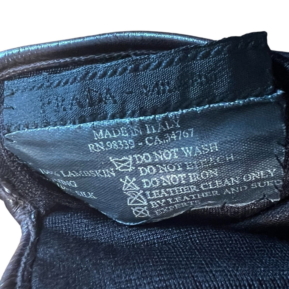 2021aw PRADA leather globe (新品・未使用) 2021aw PRADA leather globe (新品・未使用) - メルカリ