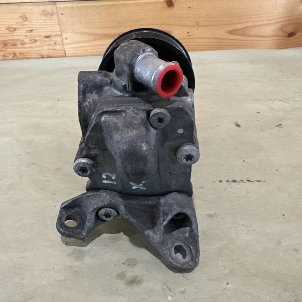 2011-2012 BMW X5 - Power Steering PUMP 679645202 - Image 3 of 4