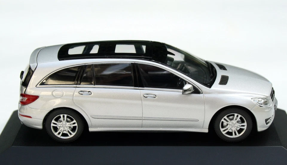 Mercedes Clase R W251 año 2010-2013, Iridio Plata Metálico, MINICHAMPS M 1:43 Foto 3 de 4