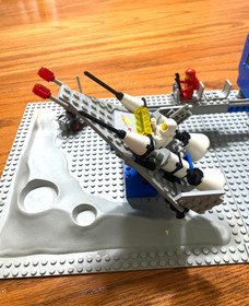 LEGO Classic Vintage Space 6970 Beta I Command Base 99% Complete - instructions