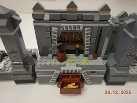LEGO The Lord of the Rings: The Mines of Moria (9473)  W/figs + Instructions!!