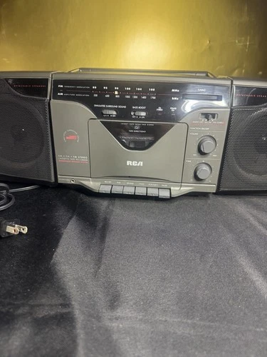 Vintage RCA Boombox AM/FM Cassette Player With Detachable Speakers