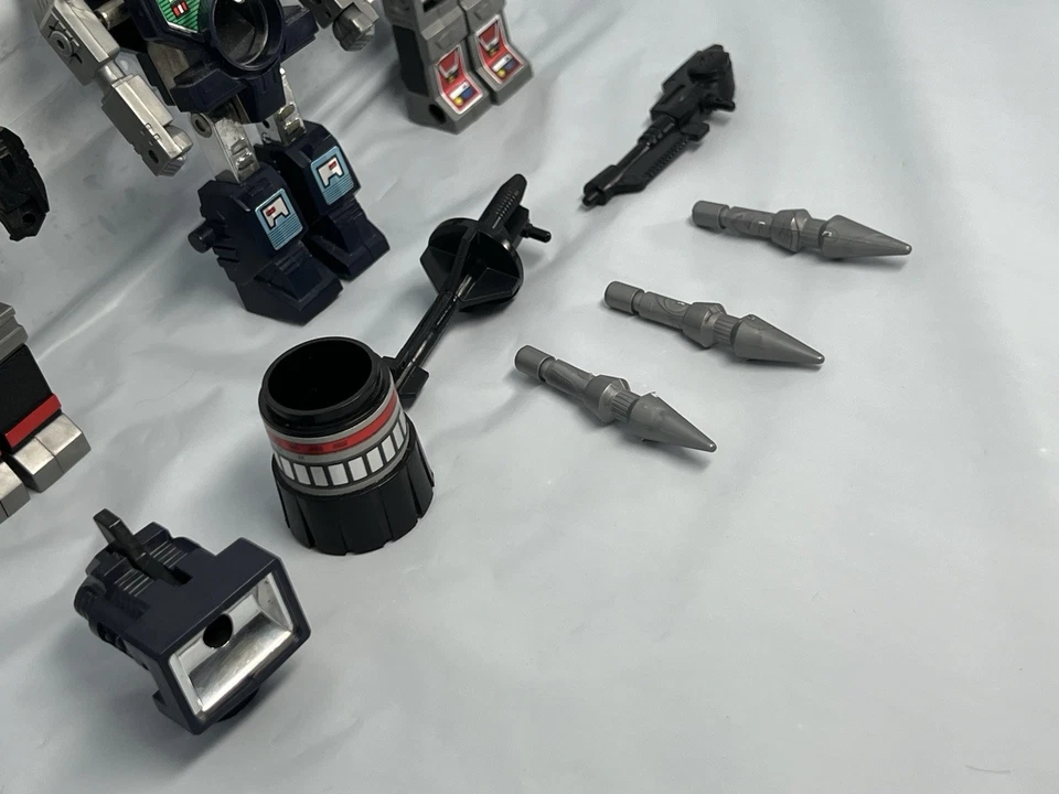 Transformers G1 Reflector 99% Complete 1983 Vintage Hasbro Takara Action Figure - Image 3 of 4