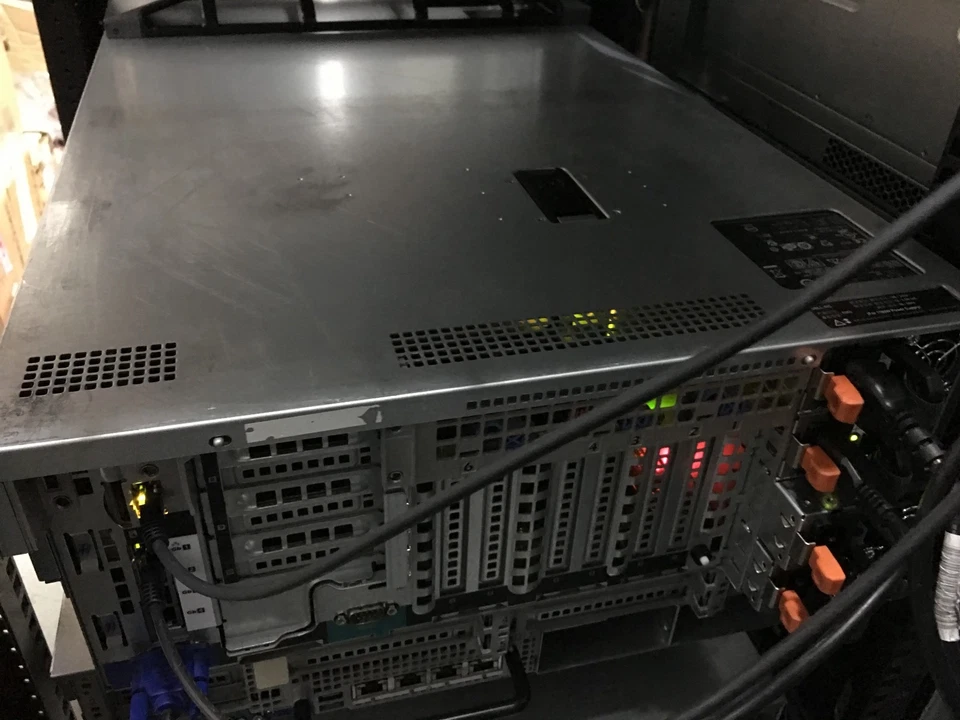 DELL PowerEdge R910 Server Quad 8-Core X7560 32 Cores**256GB RAM**SSD+2 x 600GB  - Image 3 of 4